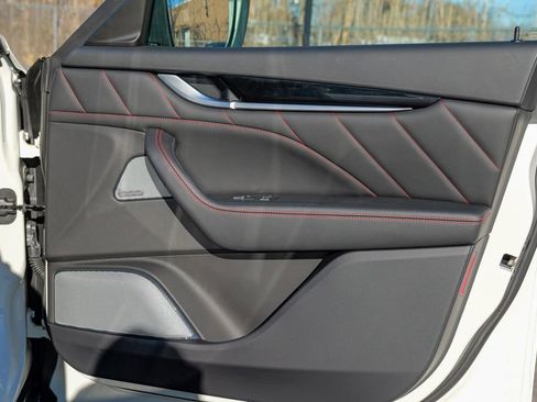 Used 2020 Maserati Levante GranSport image 35