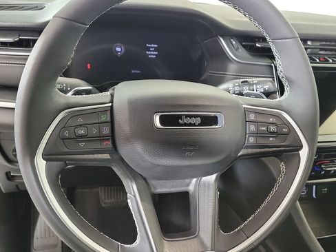 Used 2025 Jeep Grand Cherokee L Laredo w/ Luxury Tech Group I AWD/4WD image 15