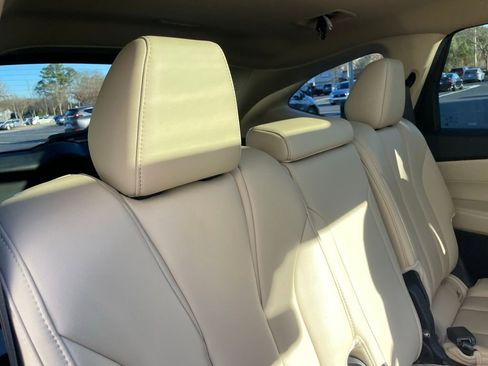 Used 2023 Acura MDX SH-AWD image 37