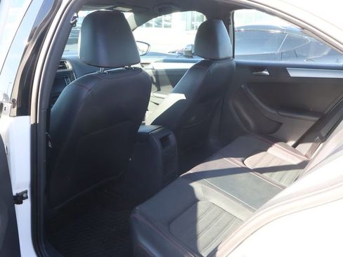 Used 2013 Volkswagen Jetta GLI image 28