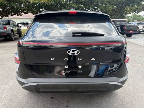 Used 2025 Hyundai Kona SEL FWD image 6