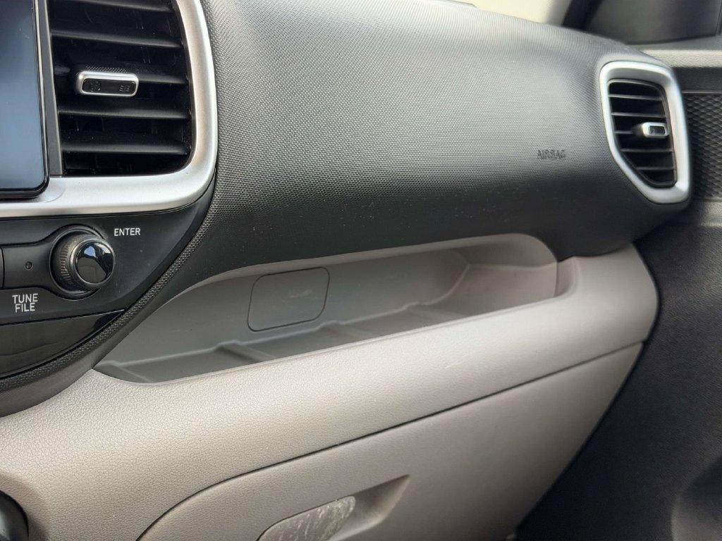 Certified 2024 Hyundai Venue SEL FWD image 40
