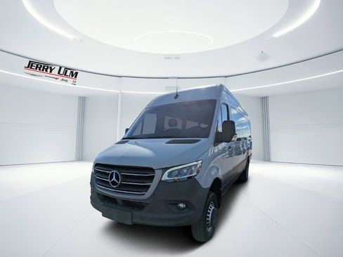 Used 2022 Mercedes-Benz Sprinter 3500 image 6