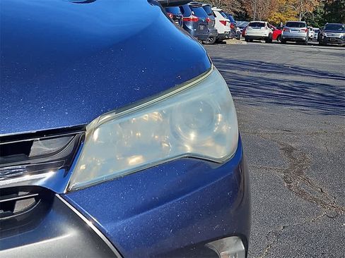 Used 2016 Toyota Camry LE image 9