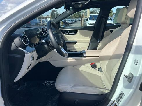 Used 2025 Mercedes-Benz C 300 Sedan image 9