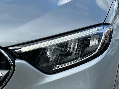 Used 2025 Mercedes-Benz GLC 300 4MATIC image 30