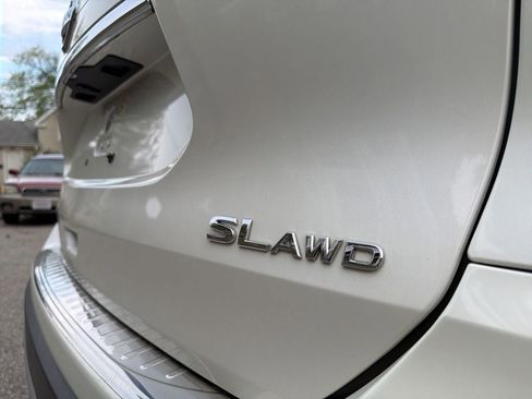 Used 2017 Nissan Rogue SL AWD/4WD image 9
