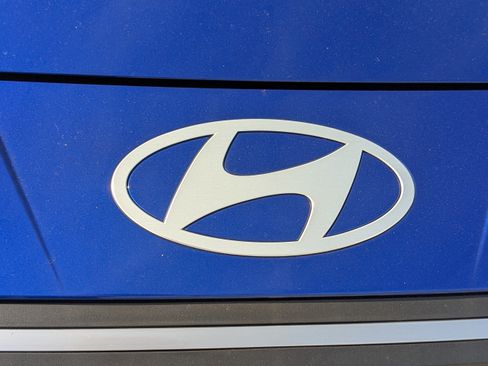 Certified 2025 Hyundai Elantra SE FWD image 49