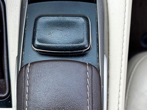 Used 2016 Lexus ES 350 w/ Ultra Luxury Package FWD image 28