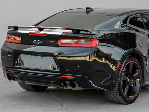 Used 2016 Chevrolet Camaro SS RWD image 5