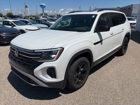 New 2026 Volkswagen Atlas Peak Edition AWD/4WD image 3
