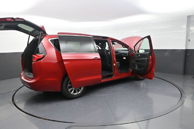 New 2027 Chrysler Pacifica Select AWD/4WD image 33