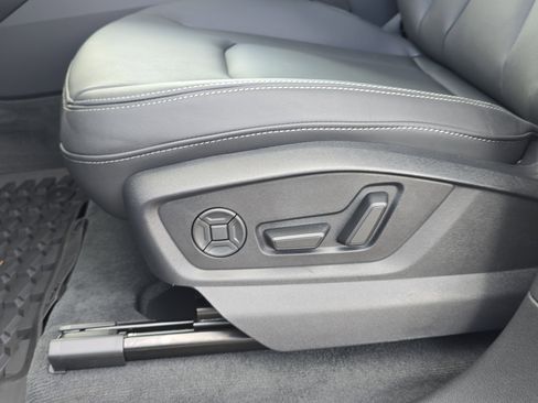 New 2026 Audi Q8 Premium image 20