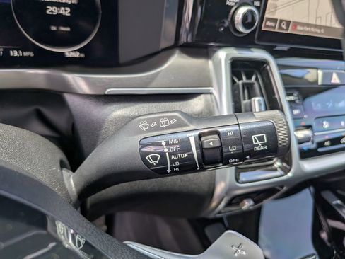 Certified 2023 Kia Sorento SX AWD/4WD image 36