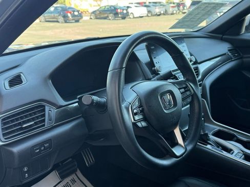 Used 2018 Honda Accord Sport image 11