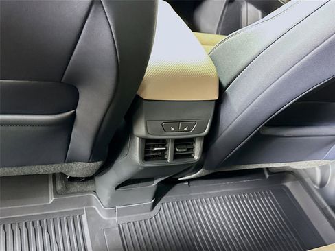 New 2026 Chevrolet Equinox ACTIV w/ Convenience Package III image 19