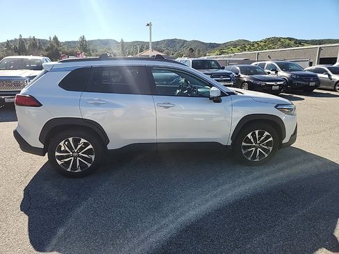 Certified 2023 Toyota Corolla Cross XLE image 6