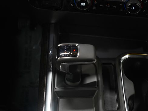 Used 2024 Chevrolet Silverado 1500 LT Trail Boss w/ Convenience Package II image 18