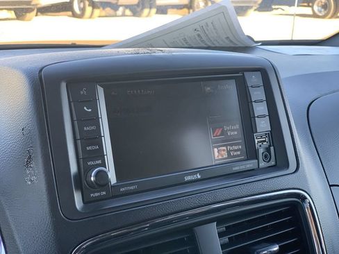 Used 2018 Dodge Grand Caravan SE FWD image 11