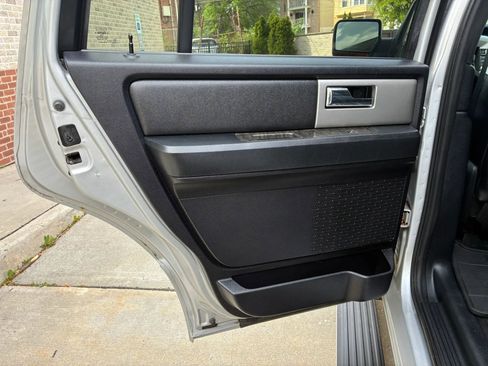 Used 2016 Ford Expedition Limited w/ Equipment Group 301A AWD/4WD image 9