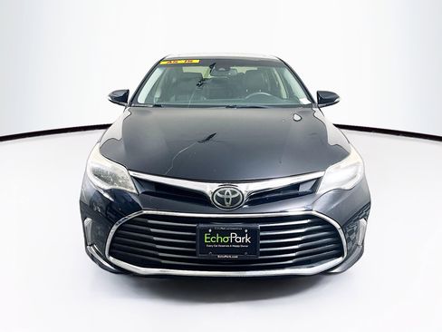 Used 2017 Toyota Avalon Limited FWD image 2