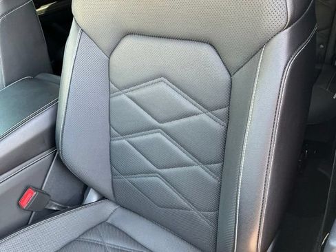 Used 2024 Volkswagen Atlas SE FWD image 14