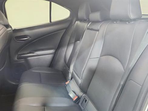 Used 2019 Lexus UX 200 F Sport w/ F Sport Premium Package image 22