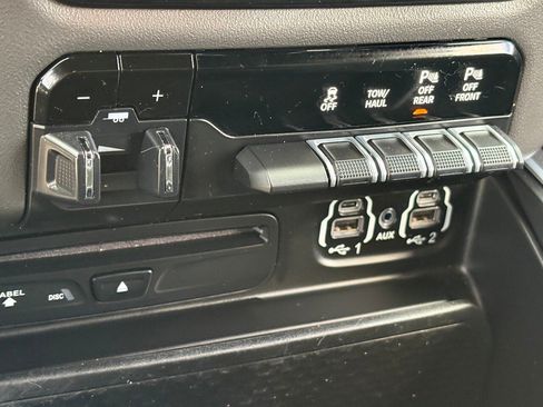 Used 2019 RAM 1500 Big Horn image 24