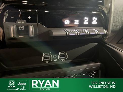 New 2026 RAM 2500 Laramie AWD/4WD image 15