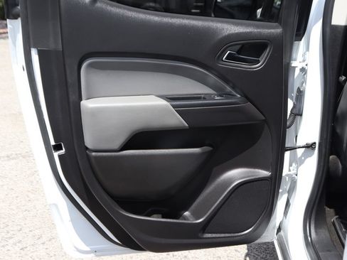 Used 2015 Chevrolet Colorado LT w/ Luxury Package RWD image 37