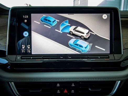 New 2026 Volkswagen Atlas SE image 3