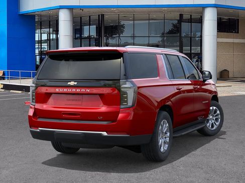 New 2026 Chevrolet Suburban LT image 4