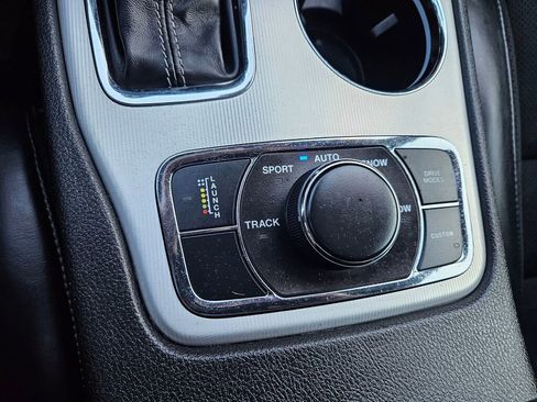 Used 2021 Jeep Grand Cherokee SRT image 29