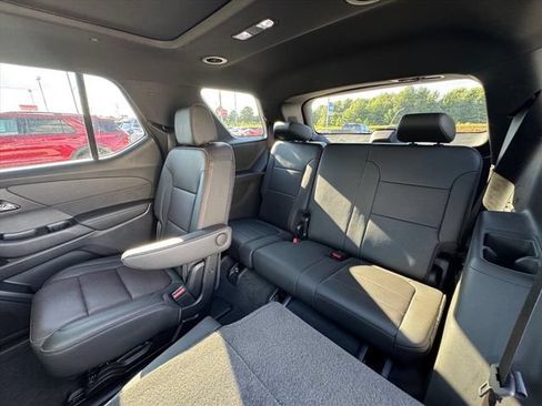 Used 2023 Chevrolet Traverse High Country w/ LPO, Floor Liner Package AWD/4WD image 12