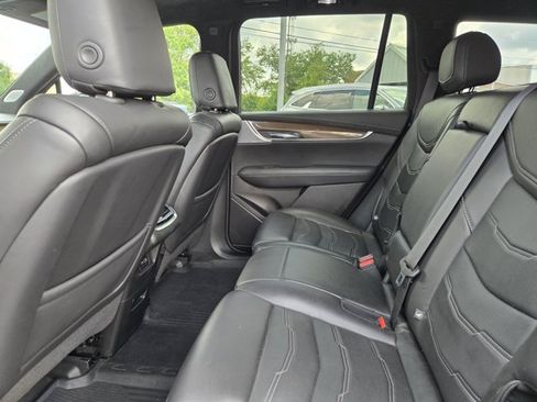 Used 2023 Cadillac XT6 Premium Luxury w/ Platinum Package AWD/4WD image 23