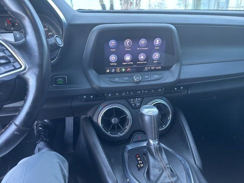 Used 2021 Chevrolet Camaro LT w/ Technology Package image 16