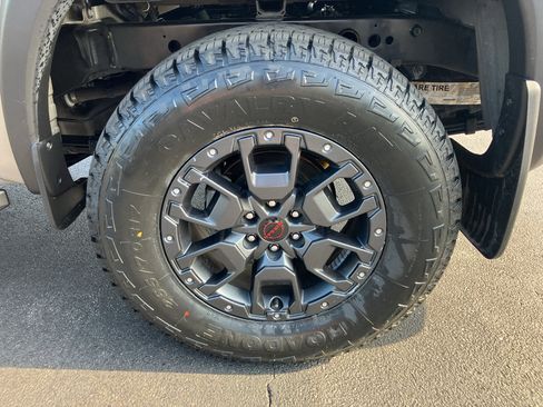 Used 2022 Nissan Frontier PRO-4X w/ Pro-4X Premium Package AWD/4WD image 15