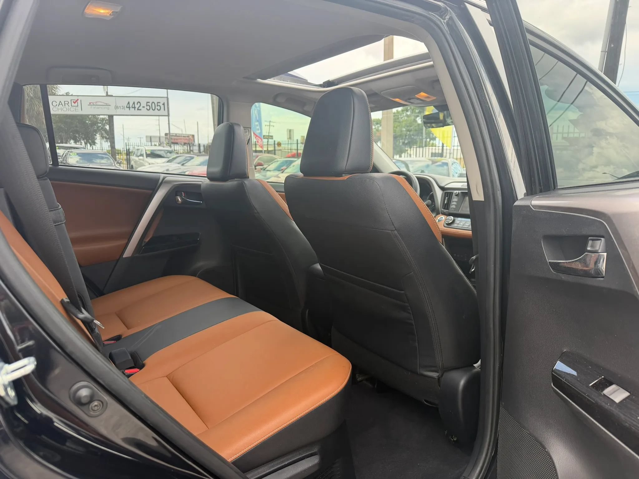 Used 2018 Toyota RAV4 Limited AWD/4WD image 11