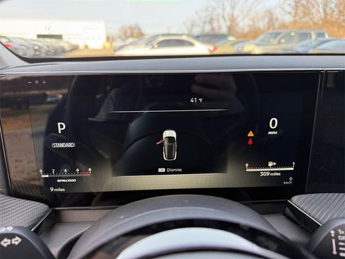 New 2026 Nissan Kicks SR w/ Cold Weather Package image 24