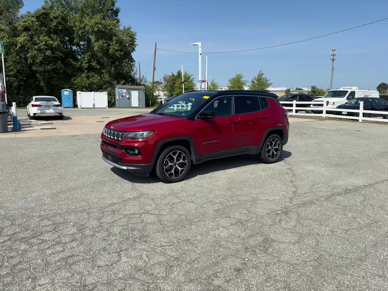 Used 2025 Jeep Compass Limited AWD/4WD image 7