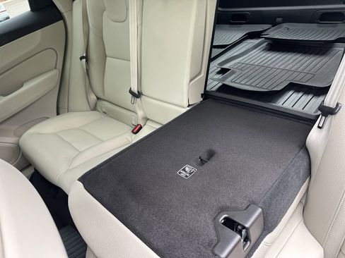 Used 2023 Volvo XC60 T8 Plus image 56