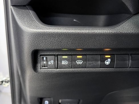 Used 2024 Toyota RAV4 SE image 34