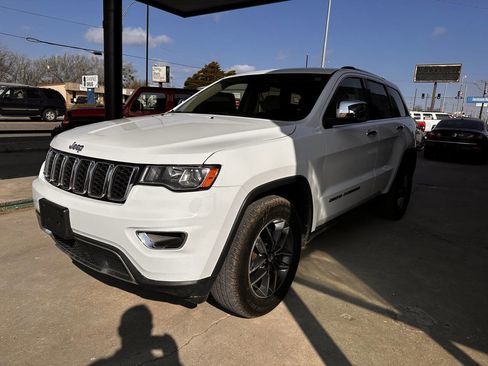 Used 2018 Jeep Grand Cherokee Limited image 4