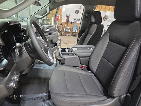 New 2026 GMC Sierra 1500 SLE image 14