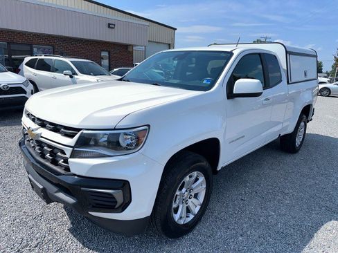 Used 2022 Chevrolet Colorado LT w/ Safety Package RWD image 2