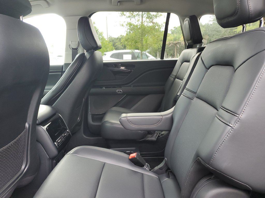 New 2026 Lincoln Aviator 2WD image 11