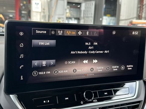 New 2025 Nissan Altima 2.5 SR image 17