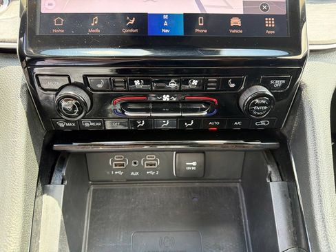 Used 2023 Jeep Grand Cherokee L Limited AWD/4WD image 23