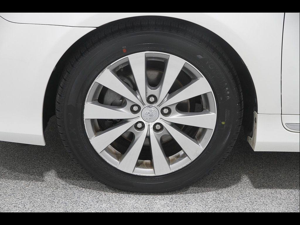 Used 2011 Toyota Avalon Limited FWD image 22