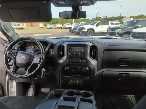 Used 2020 Chevrolet Silverado 1500 Custom w/ Custom Value Package AWD/4WD image 38